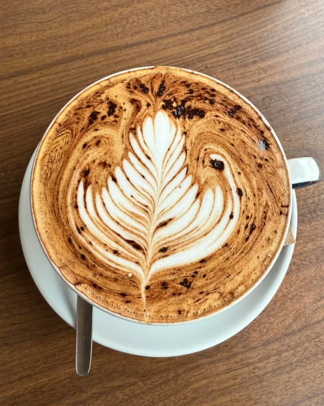 En varm kop kaffe gør enhver dag lidt bedre ☕
Perfekt til en pause, et møde eller en rolig stund hos Café Kræz.

#CaféKræz #Kaffetid #Café
#Hverdagshygge #VisitOdense #OdenseMad #Kaffestund